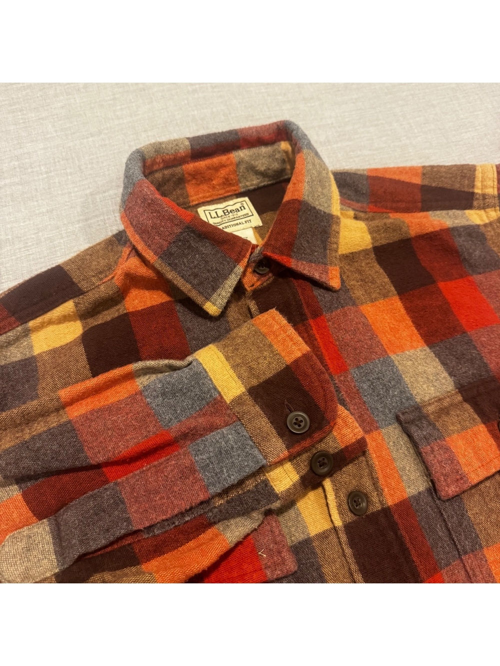 L.L. Bean vintage plaid 100% cotton flannel Shirt in Fall colors, mensware